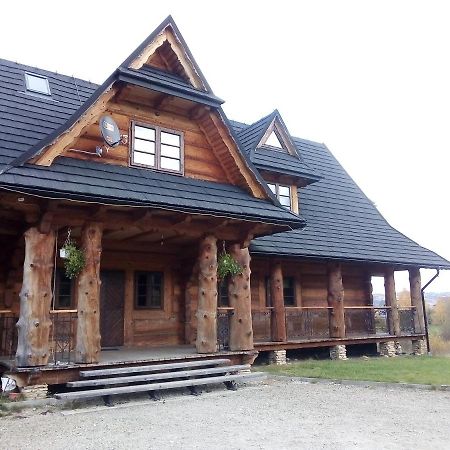 Chochlik Hotel Ustrzyki Dolne Eksteriør billede